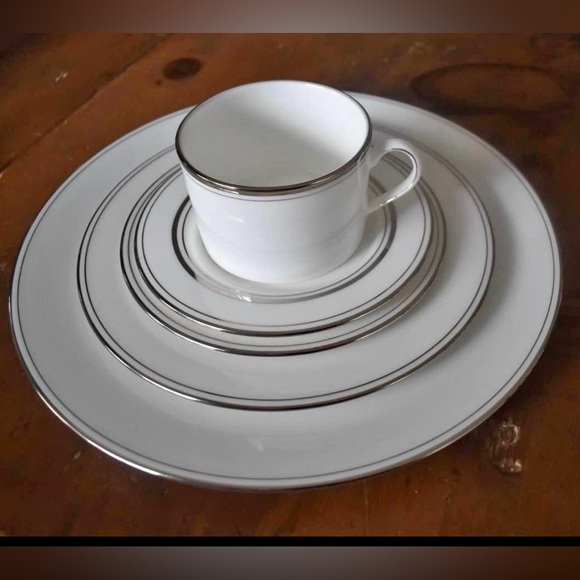 Kate Spade Library Lane Platinum Dinnerware - Picture 1 of 2